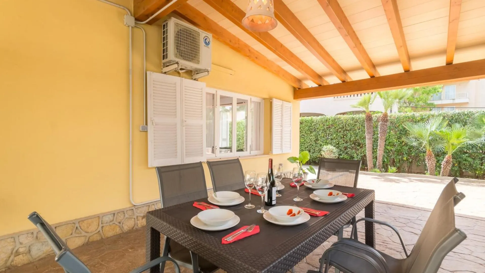 קאלה ראטג'אדה Holiday Home In Playa Na Ferradura Beach ספרד